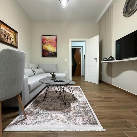 Ami Blloku Apartament Tirana Bagian luar foto