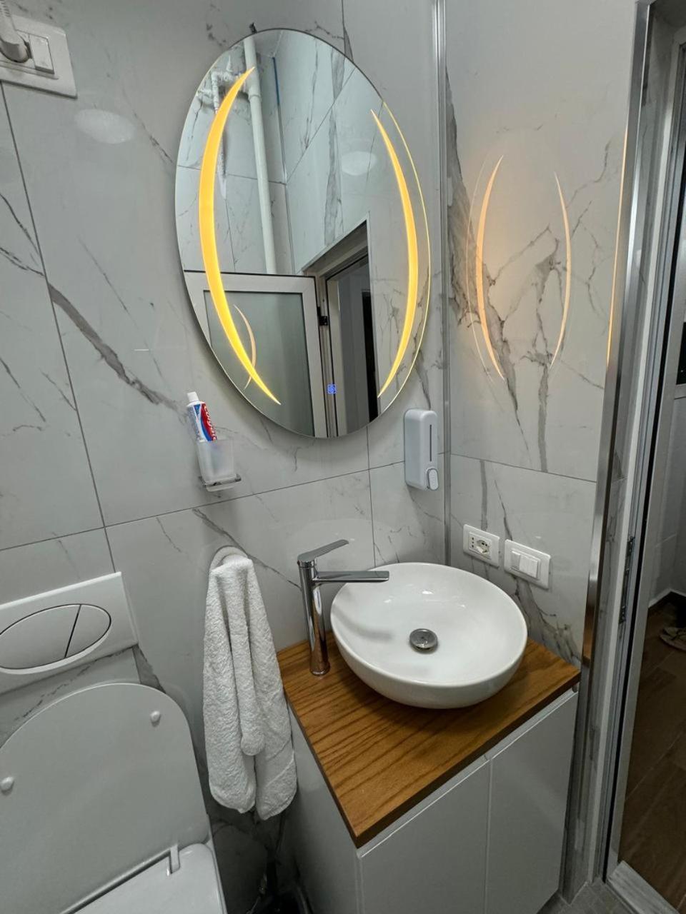 Ami Blloku Apartament Tirana Bagian luar foto